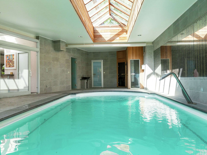 Sport & Beauty 2, Villa Stay with Pool  Sauna, West-Vlaanderen