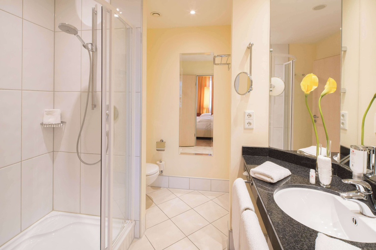 Bathroom 5, Best Western Premier Castanea Resort Hotel, Lüneburg