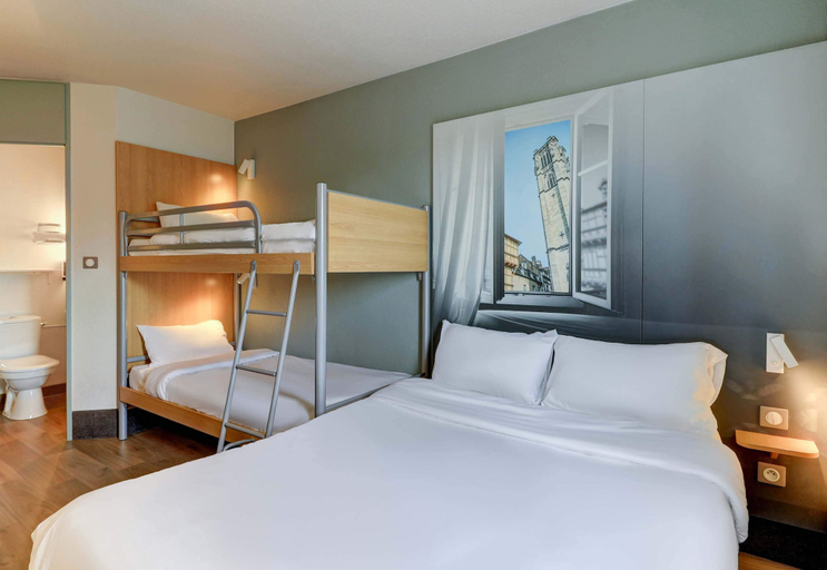 Bedroom 18