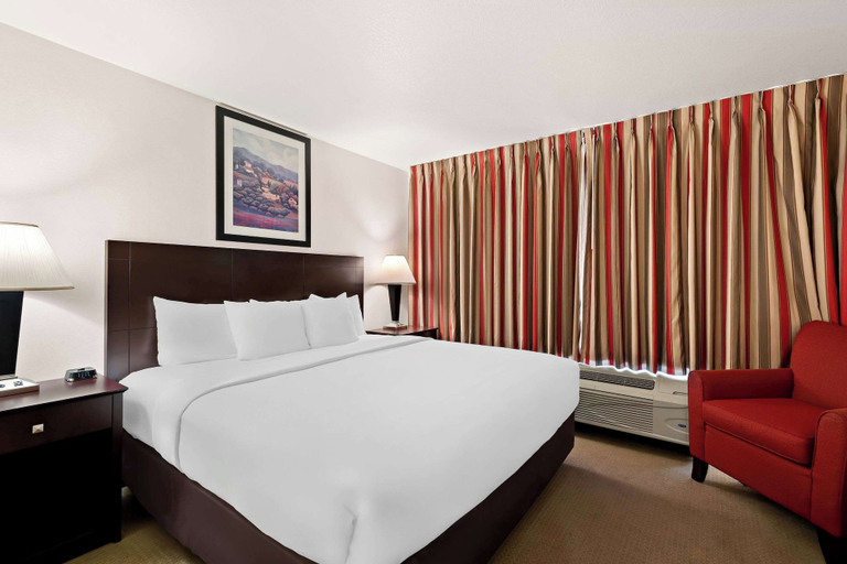 Bedroom 3, Comfort Inn & Suites Creswell, Lane