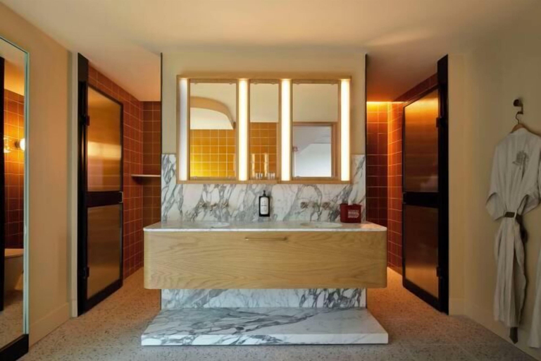 Bathroom 17