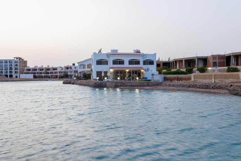 Others 4, Aden Beach - Sea View room - أجانب فقط, Al-Ghurdaqah