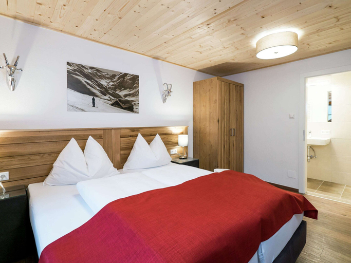 Bedroom 3, Comfortable Holiday Home, Zell am See