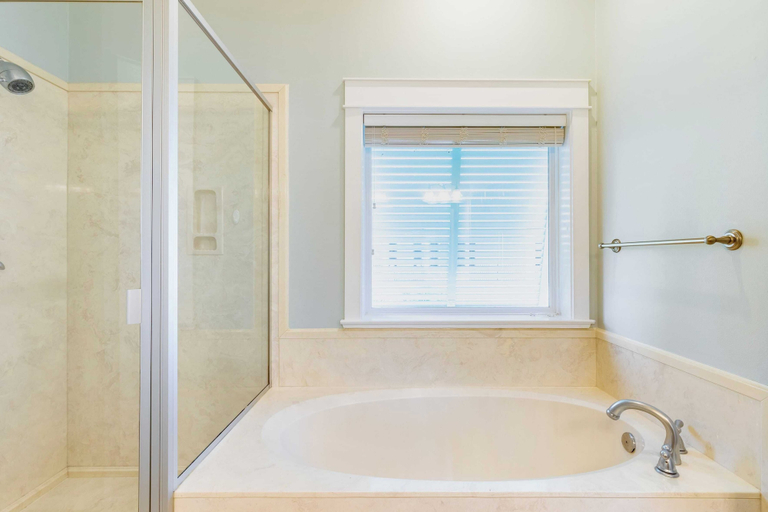 Bathroom 4, Gulfside Oasis by Avantstay Steps to Beach w/ Bbq, Pool & Video Arcade MAX OCC 20, Walton