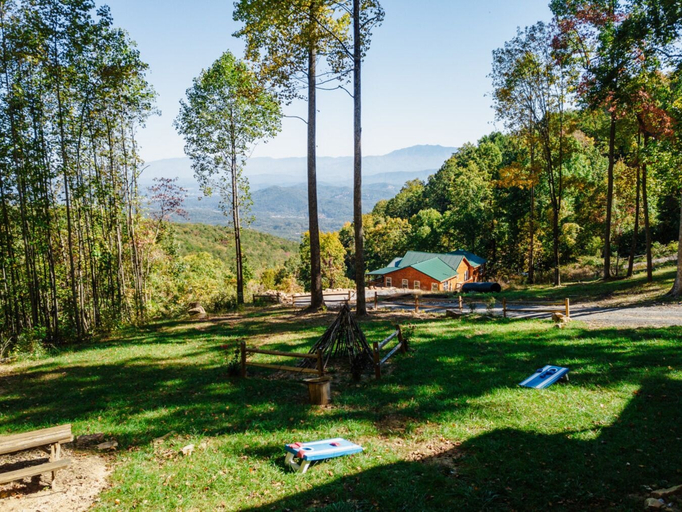 Others 3, Skyview Serenity by Ghosal Luxury Lodging, Sevier