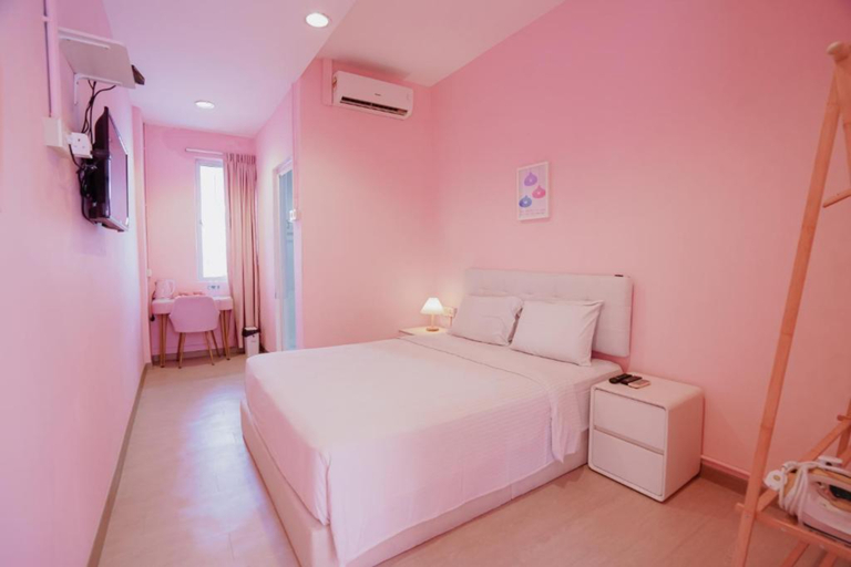 Bedroom 2, Pink Cabana Hotel, Penang Island