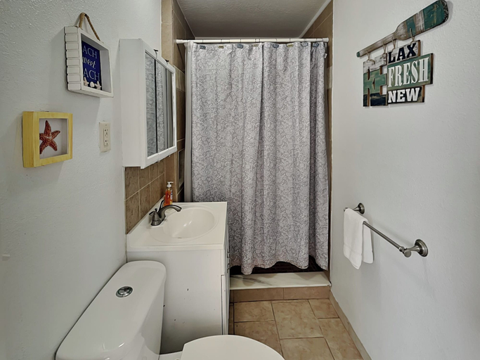 Bathroom 4, Cottage Manor, Flagler