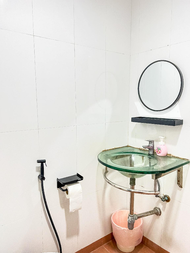 Bathroom 8