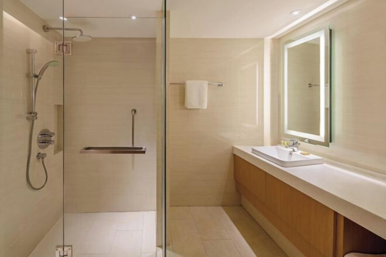 Bathroom 13