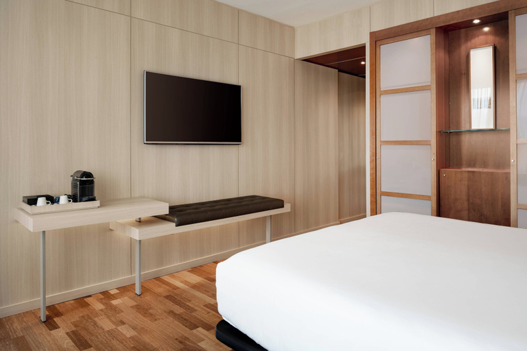 Bedroom 4, AC Hotel Málaga Palacio by Marriott, Málaga