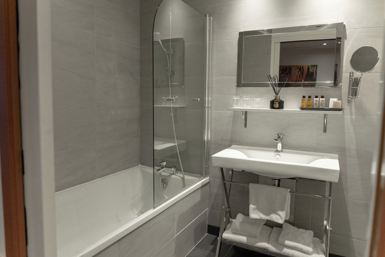 Bathroom 5, La Maison des Armateurs, Ille-et-Vilaine