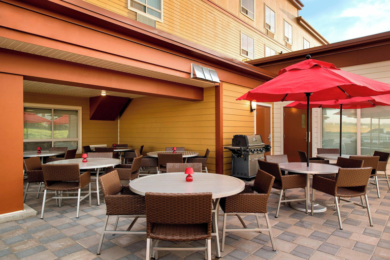 Food & Drinks 5, Towneplace Suites by Marriott Red Deer, Division No. 8