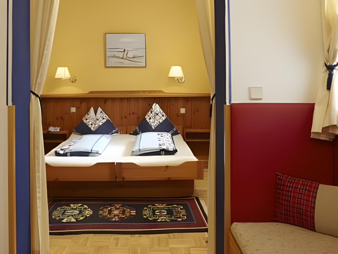 Bedroom 18