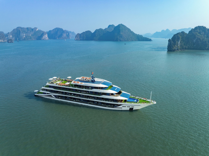 Others 1, Doria Cruise, Hạ Long