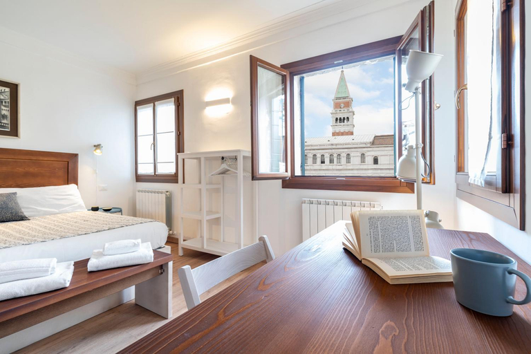 Bedroom 2, San Marco Schiavoni apartments, Venezia