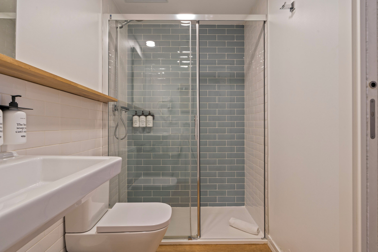 Bathroom 5, Colectia Hotel Ondarreta, Guipúzcoa