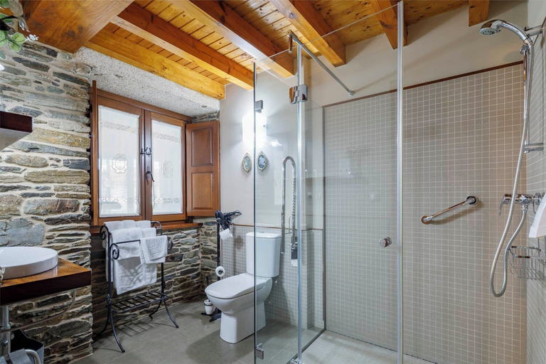 Bathroom 4, Casa DonaMaría, A Coruña
