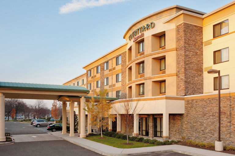 Exterior & Views, Courtyard by Marriott Paramus, Bergen