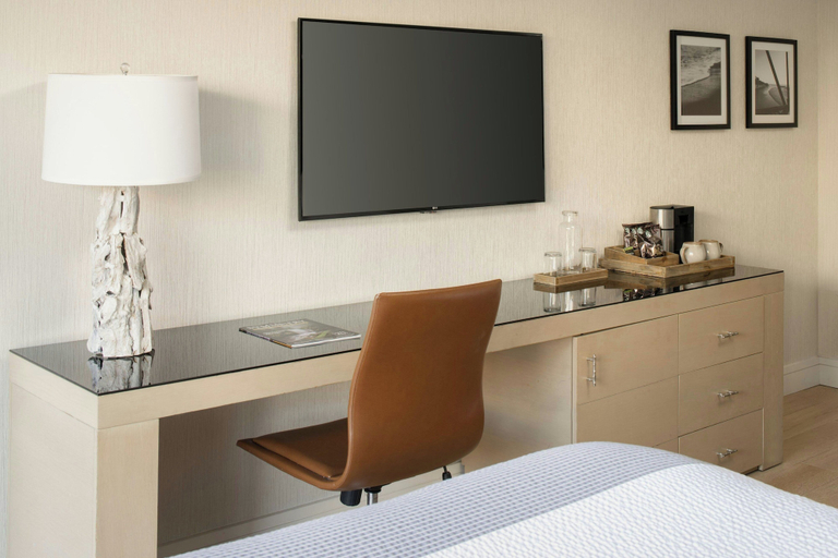 Bedroom 3, Hotel Paradox, Autograph Collection, Santa Cruz