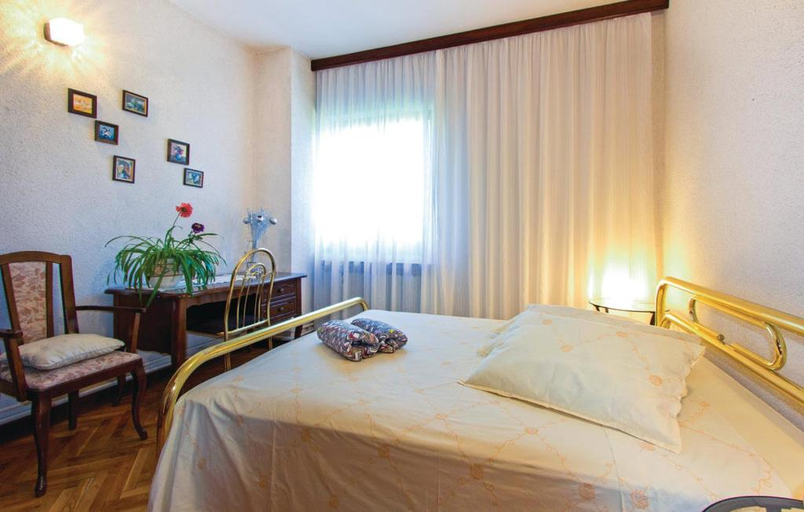Bedroom 3, Rooms Croatia with parking, kitchen and dining area for guests, Rijeka