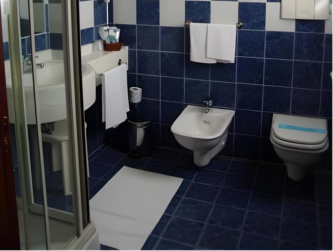 Bathroom 7