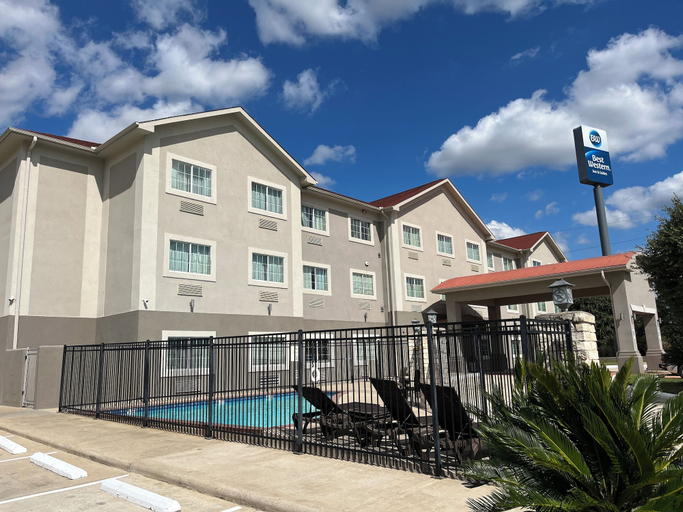 Exterior & Views 2, Best Western Cleveland Inn & Suites, Liberty