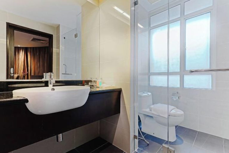 Bathroom 10