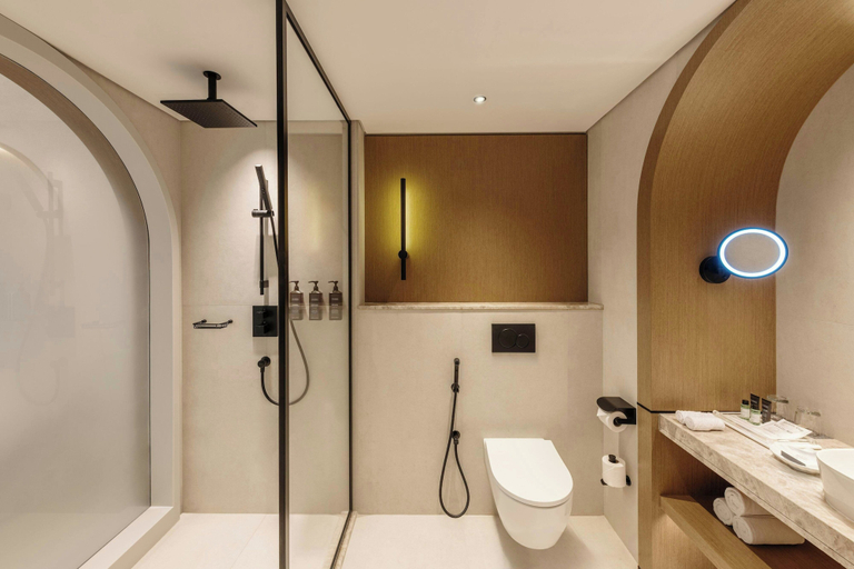 Bathroom 5, Sheraton Jumeirah Beach Resort, Dubai