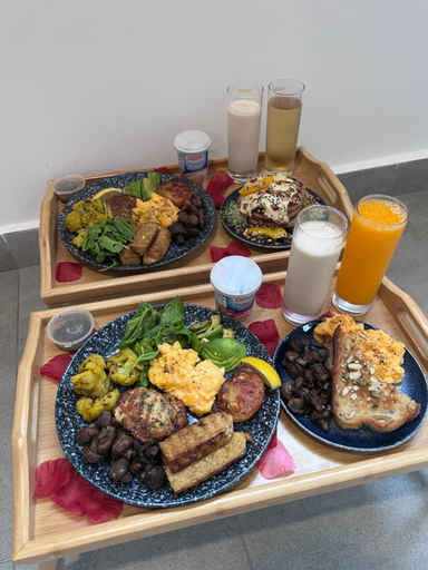 Food & Drinks