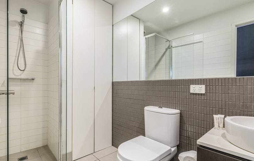 Bathroom 8