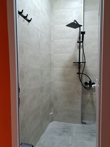 Bathroom 4, Karvi Hostel & Suites, Batumi