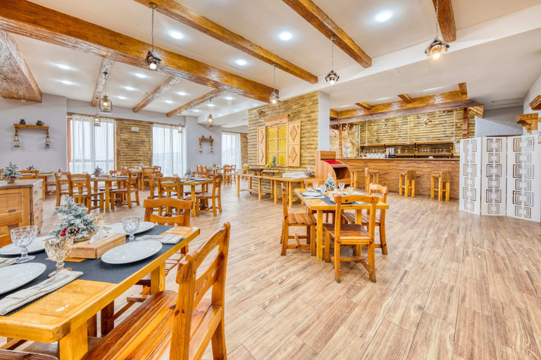 Food & Drinks, Kecharis Hotel & Resort