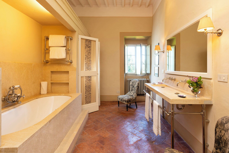 Bathroom 5, Castello di Fonterutoli Wine Resort, Siena