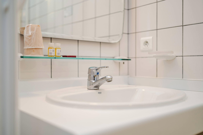 Bathroom 3, Les Résidences d'Armor, Finistère