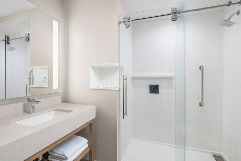 Bathroom 4, Courtyard by Marriott Port Of Spain
