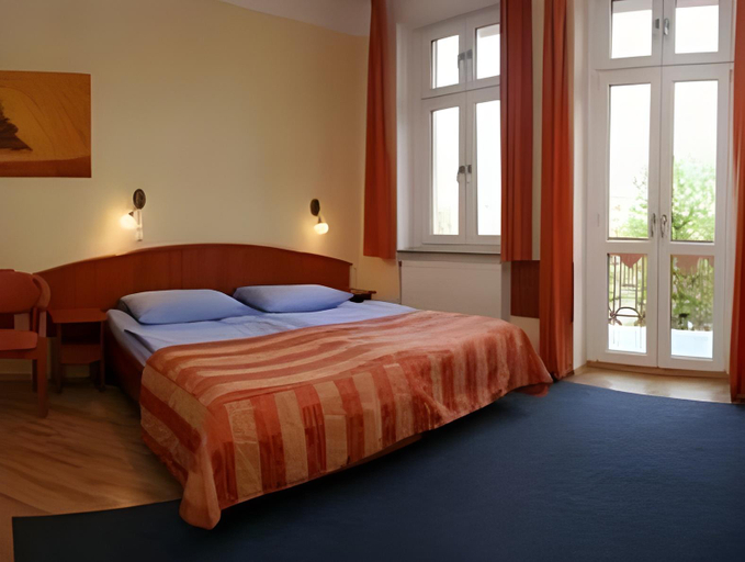 Bedroom 12