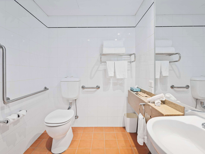 Bathroom 28