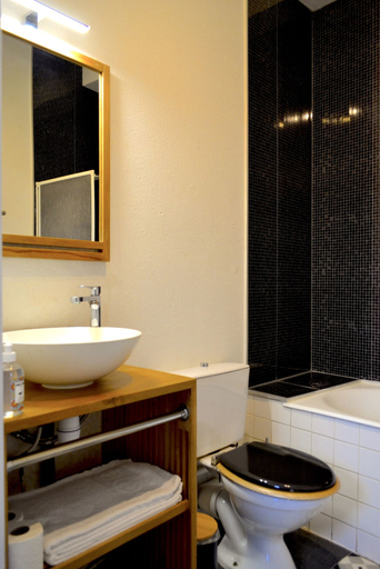 Bathroom 4, Alizéa, Charente-Maritime
