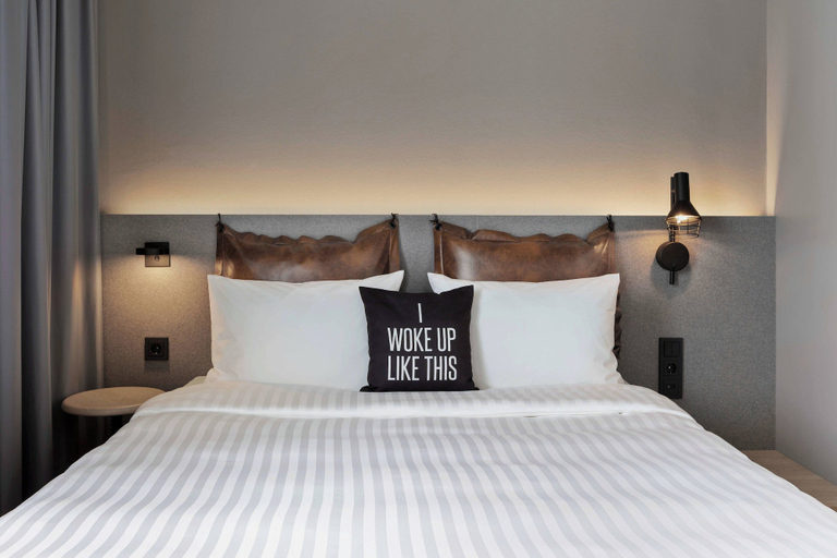Bedroom 3, Moxy Bremen, Bremen