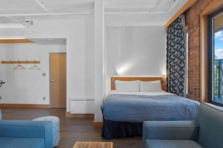 Bedroom 3, Savoy Hotel, Central Kootenay