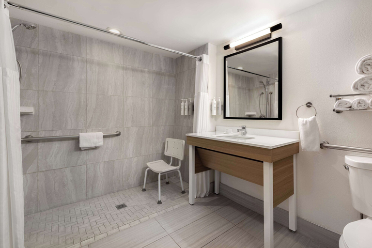 Bathroom 5, Spark by Hilton Rock Springs, Sweetwater