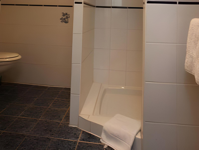 Bathroom 5