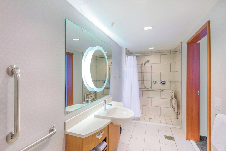 Bathroom 10