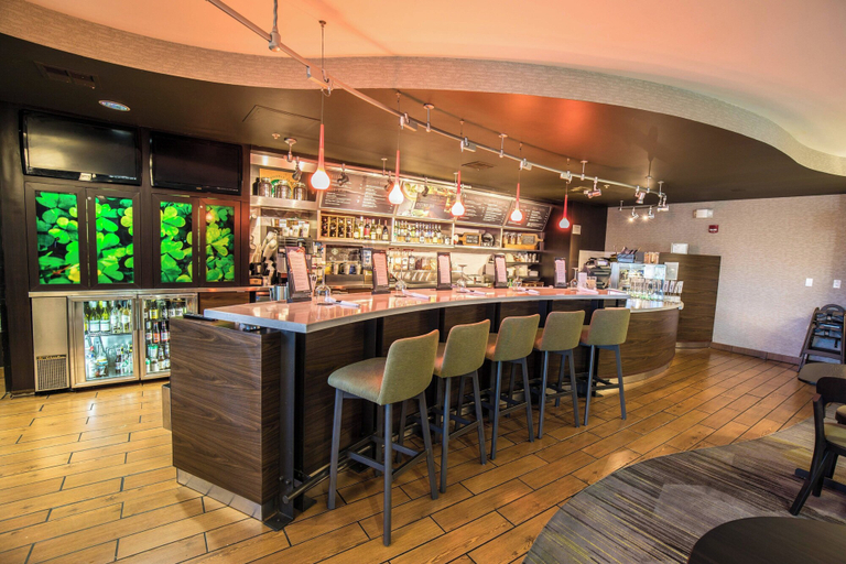Food & Drinks 5, Courtyard by Marriott Merced, Merced