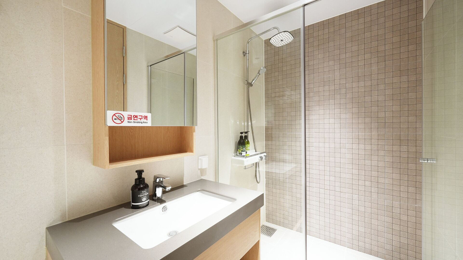 Bathroom 3, Dominiclava Sokco, Sokcho