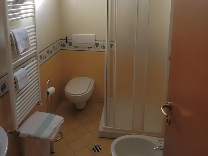 Bathroom 8