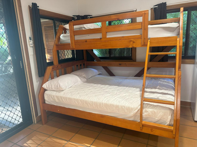 Bedroom 3, Captain Cook Holiday Village 1770, Miriam Vale