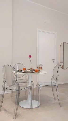 Others 3, HomeInn Salerno, Salerno