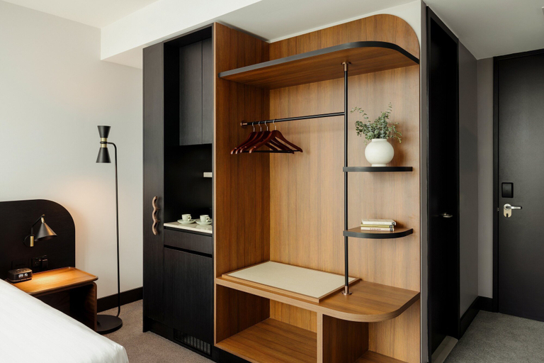 Bedroom 2, Crowne Plaza Adelaide Mawson Lakes, Adelaide