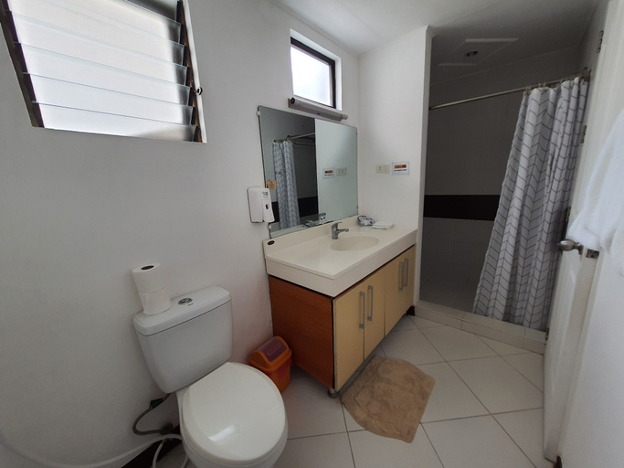 Bathroom 3, The Coral Beach Club, Lian